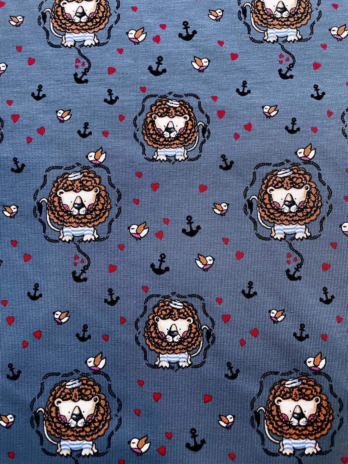 Baumwoll-Jersey "Captain Leo" mit Löwen maritim blau/grau Baumwoll-Jersey "Captain Leo" mit Löwen maritim blau/grau